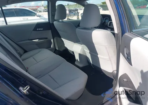 2015 Honda Accord Lx z USA, uszkodzony, nr VIN 1HGCR2F39FA092925